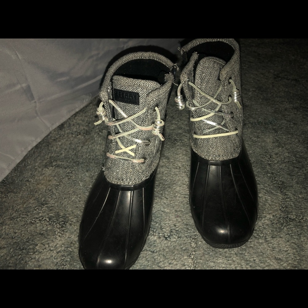 Duck boots